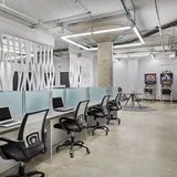 Contemporary Office Space: Spinal Device HQ, photo 5