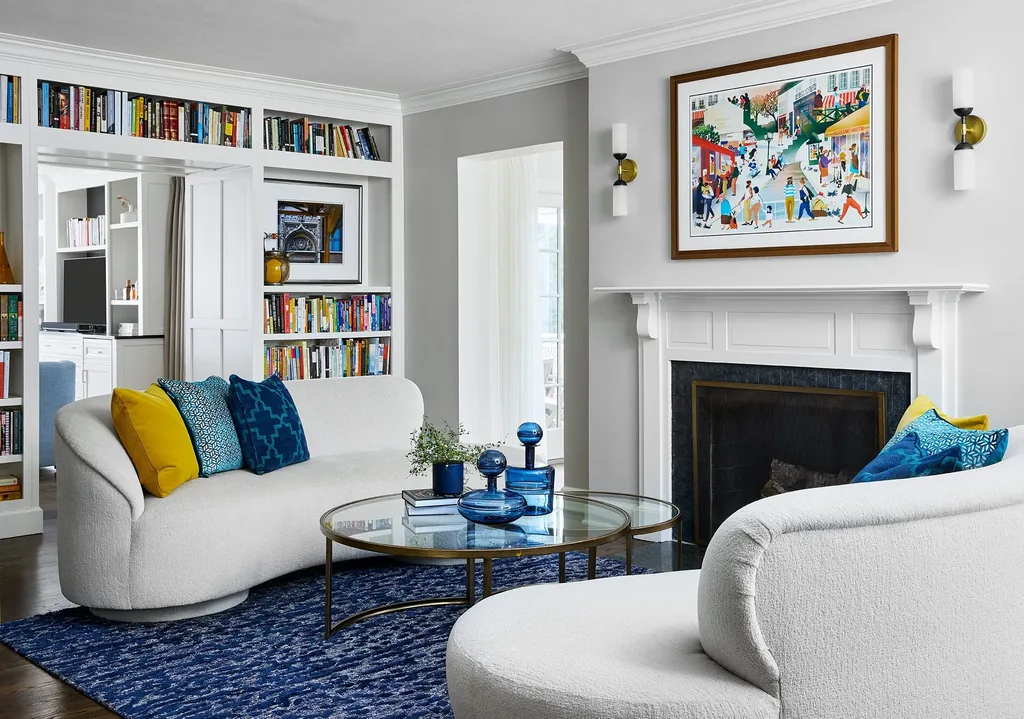 Vibrant Ravinia Residence